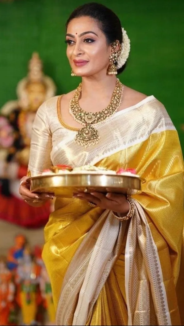 Banarasi_Gold_Kanjivaram_Inspired_Tissue_Silk_Wedding_Collection_Saree_With_Unstitched_Blouse_Piece