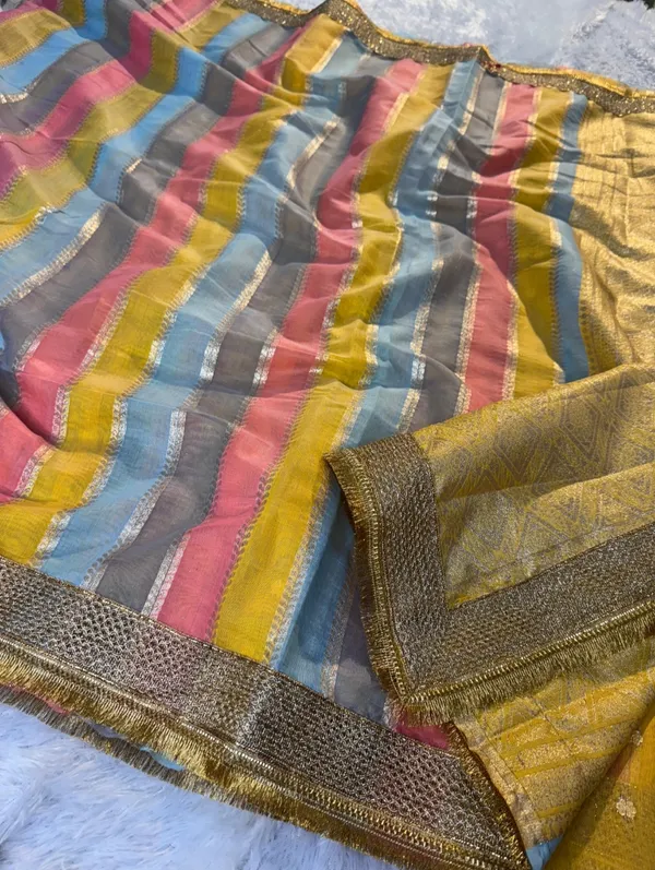 Linen_Silk_Saree_With_Designer_Sequence_Lace