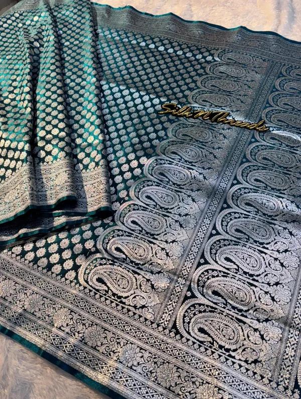 Banarasi_Satin_Silk_Silver_Zari_Saree_With_Dual_Shaded_Tone_Pattern
