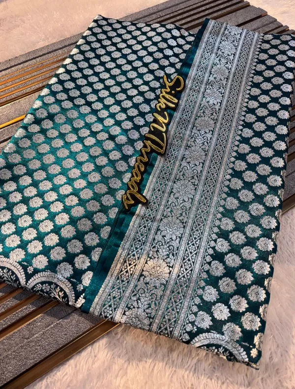 Banarasi_Satin_Silk_Silver_Zari_Saree_With_Dual_Shaded_Tone_Pattern