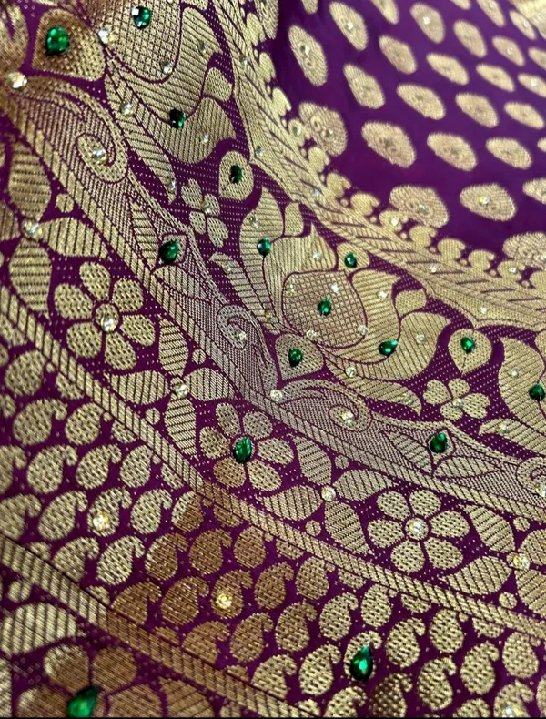 Banarasi_Silk_Multicolour_Stone_Saree_with_Tassels_With_Unstitched_Blouse_Piece
