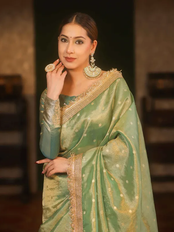 Banarasi_Tissue_All_over_zari_Booti_Saree_with_Designer_Sequence_Lace