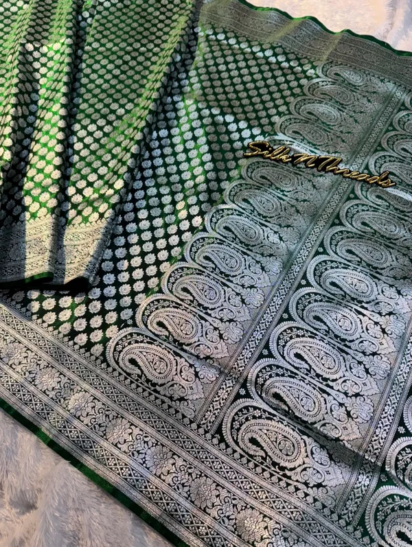 Banarasi_Satin_Silk_Silver_Zari_Saree_With_Dual_Shaded_Tone_Pattern