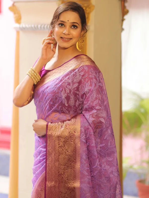Organza_Silk_Resham_Embroidery_Work_Saree