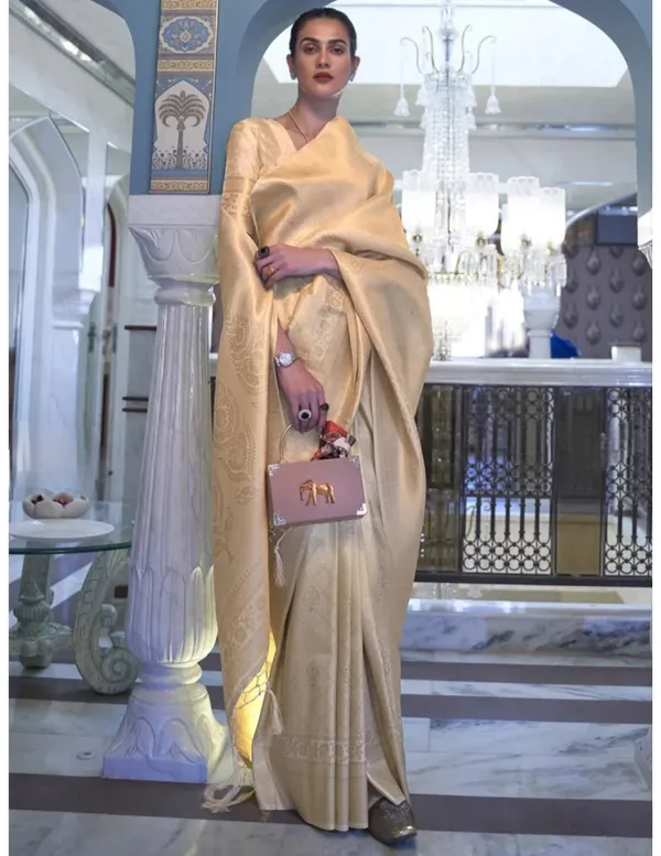 Kubera_Pattu_Cream_Softy_Silk_Saree_With_Ethnic_Motif_Copper_Zari_With_Unstitched_Blouse_Piece