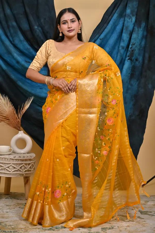 Organza_Silk_Resham_Embroidery_Saree_With_Sequence_With_Unstitched_Blouse_Piece