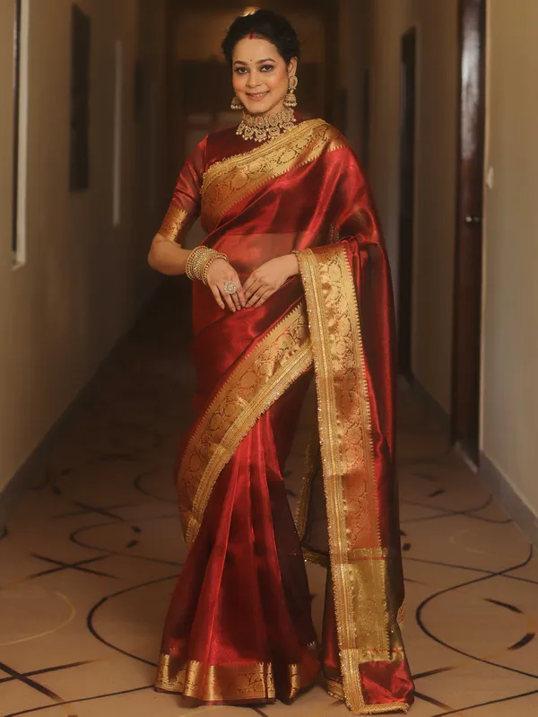 Banarasi_Tissue_Silk_Saree_with_Dual_Tone_Pattern_and_Designer_Lace