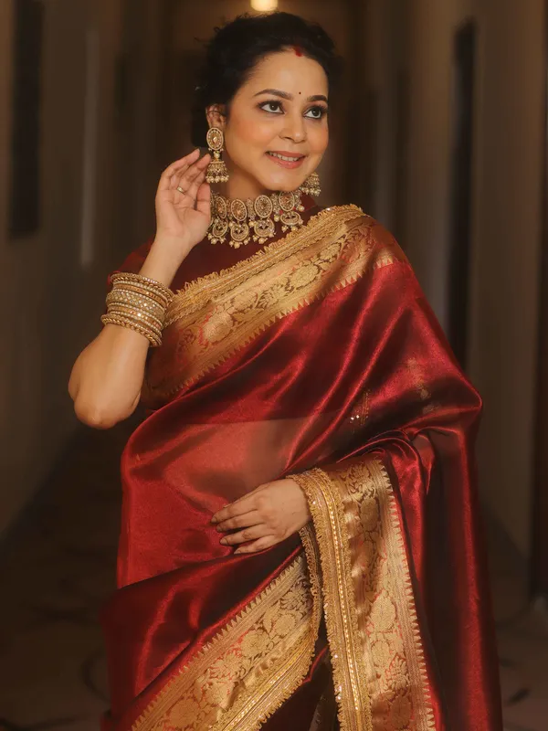 Banarasi_Tissue_Silk_Saree_with_Dual_Tone_Pattern_and_Designer_Lace