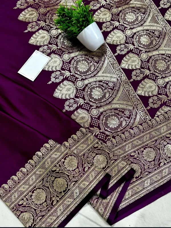 Banarasi_Satin_Silk_Silver_Zari_Saree_With_Heavy_Zari_Pallu_With_Unstitched_Blouse_Piece