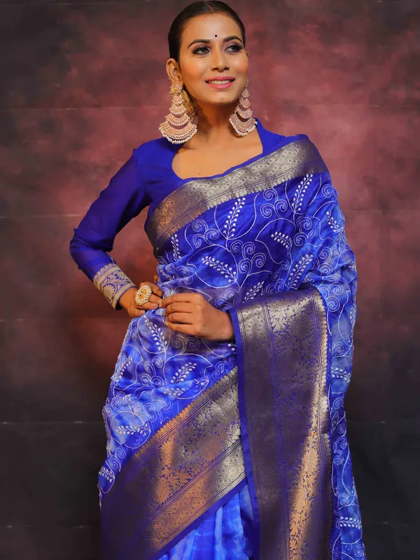 Organza_Chikankari_Embroidery_Work_Saree_With_Tassels