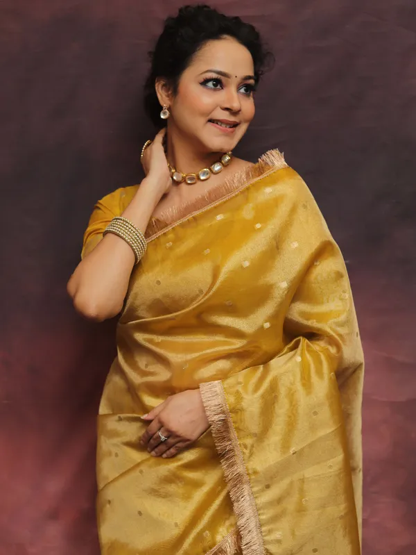 Banarasi_Tissue_Silk_Saree_With_Zari_Booti_Work_And_Lace