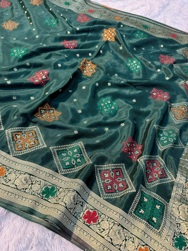 Bottle_Green_Pure_Viscose_Chinon_Silk_Bandhani_Saree_With_Unstitched_Blouse_Piece