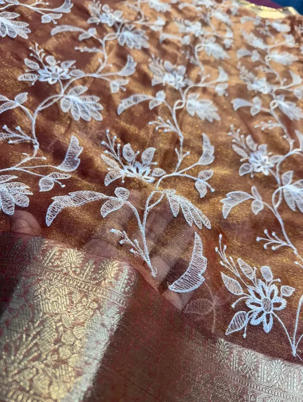 Organza_Shimmer_Silk_Chikankari_Embroidery_Saree_With_Designer_Lace