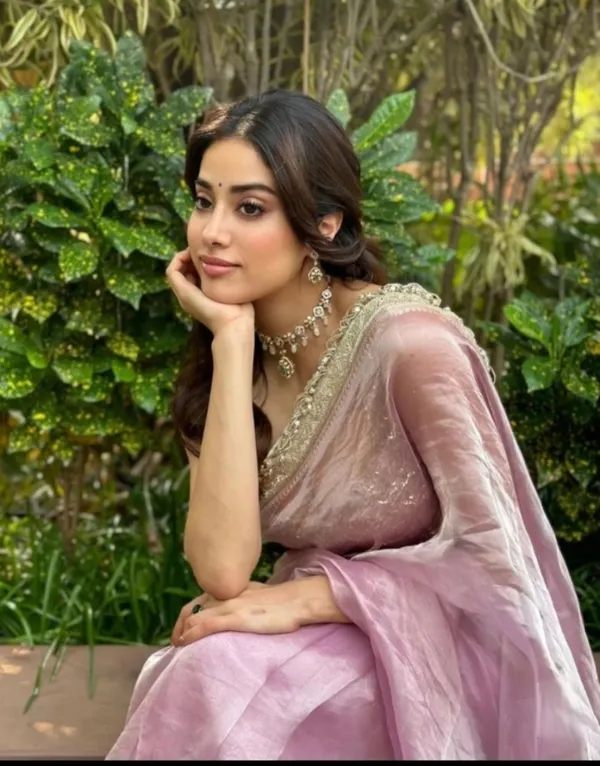 Banarasi_Pink_Jahnvi_Kapoor_Inspired_Tissue_Silk_Shimmer_Saree_With_Sequence_Lace_With_Unstitched_Blouse_Piece