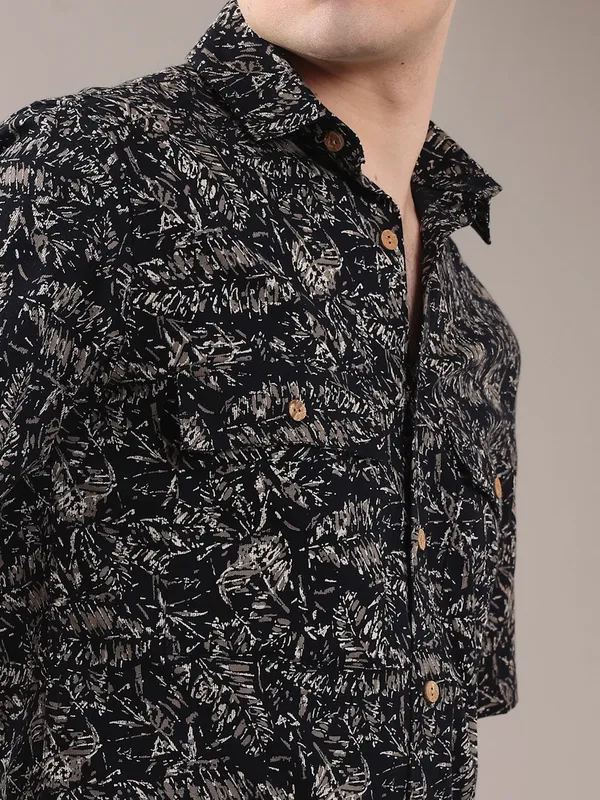 Black_&_Golden_Cotton_Half_Sleeve_Leafy_Pattern_Printed_Shirts_For_Men