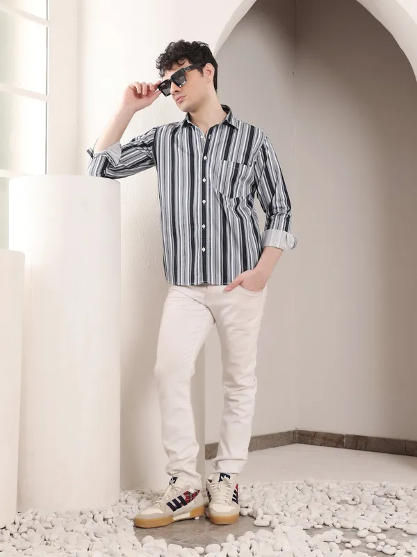 Black_&_Grey_Cotton_Full_Sleeve_Candy_Striped_Shirts_For_Men