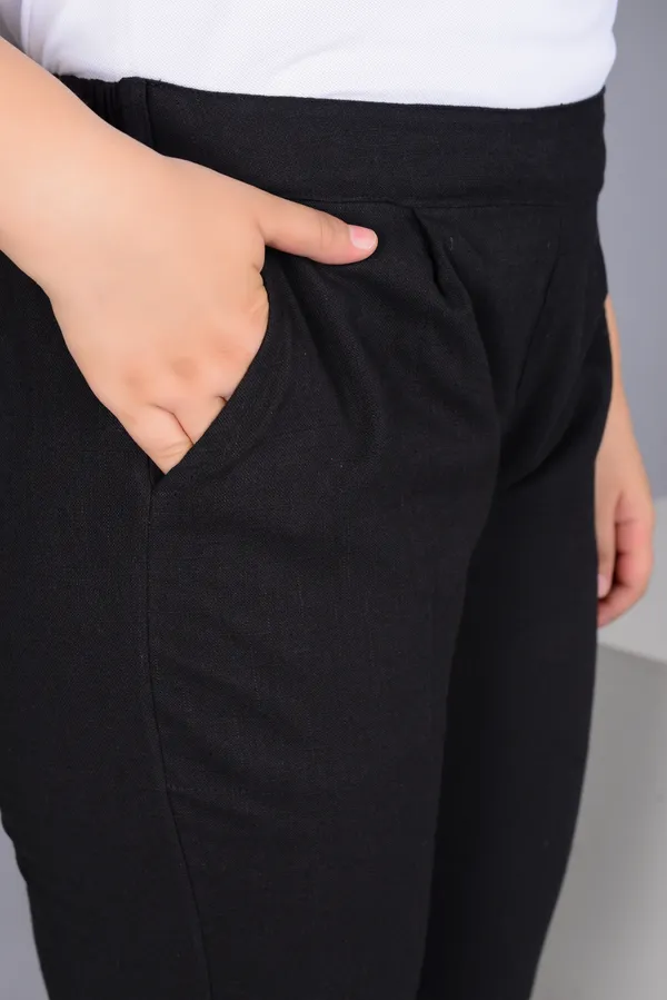 Black_Cotton_Classic_Regular_Fit_Solid_Pant_For_Girl