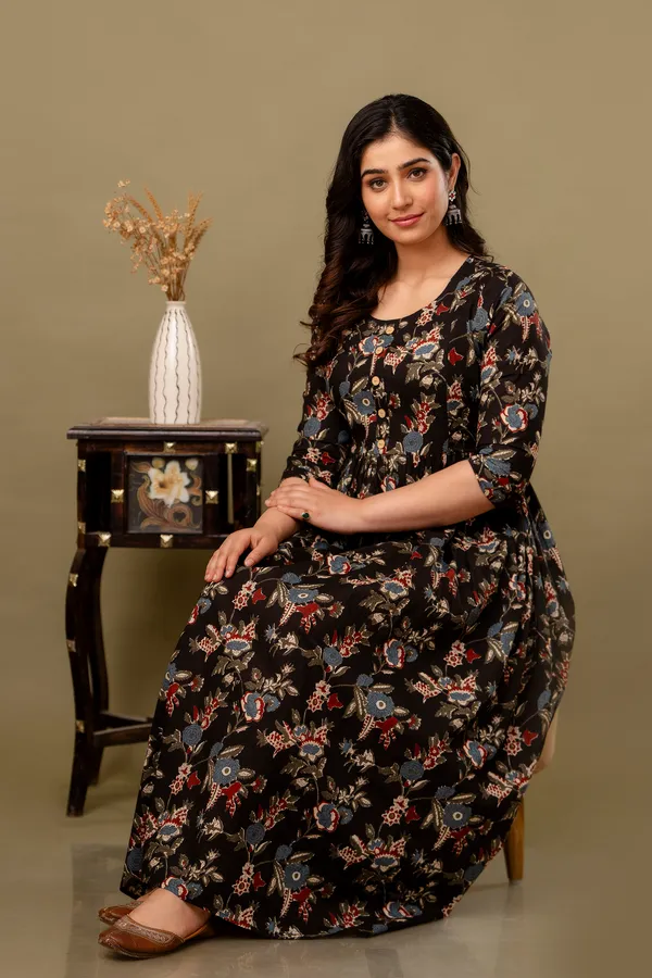 Black_Maternity_and_Feeding_Gown_for_women_|_Pure_Cotton_Sanganeri_Print_Gown