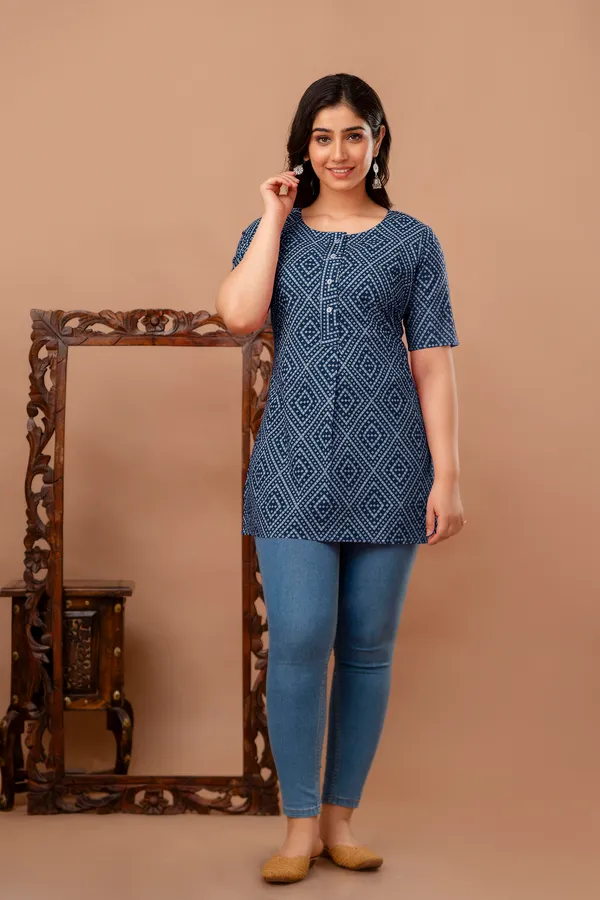 Blue_Classic_Regular_Fit_Solid_Kurti_Top_For_Girl