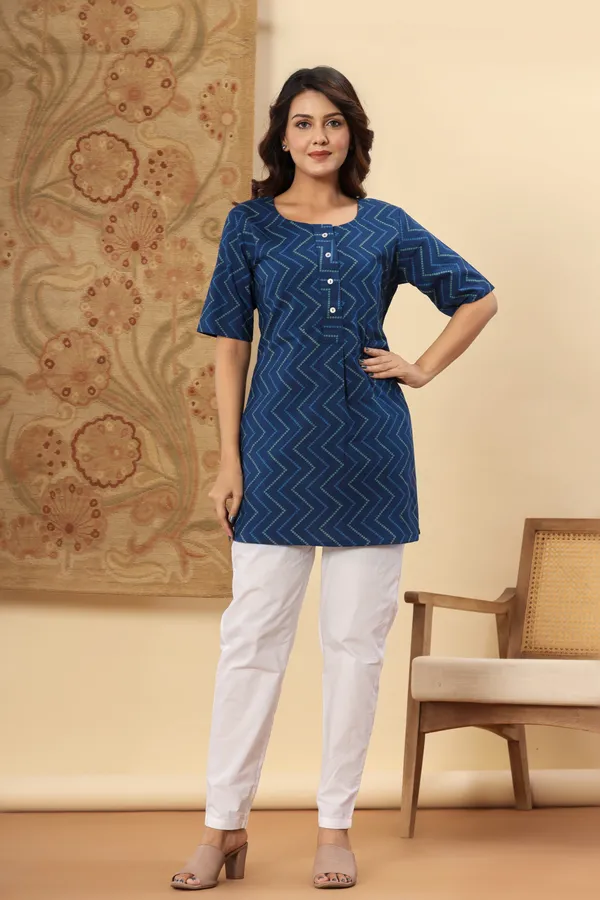 Blue_Classic_Regular_Fit_Solid_Kurti_Top_For_Girl