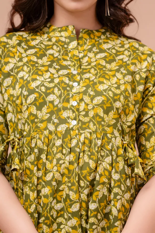 Green_Classic_Regular_Fit_Solid_Short_Top_For_Women