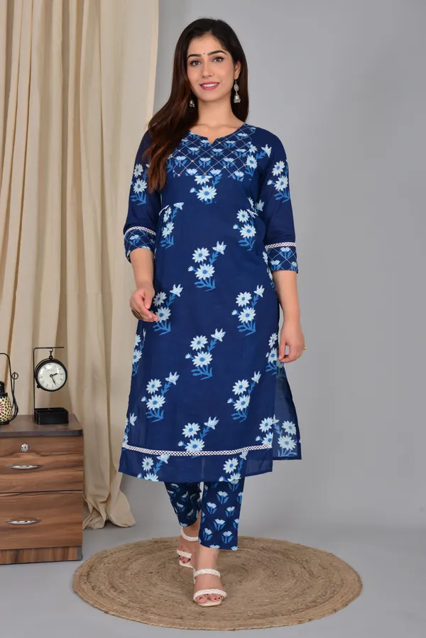 Blue_Printed_Classic_Regular_Fit_Solid_Kurti_Pant_Set_For_Women