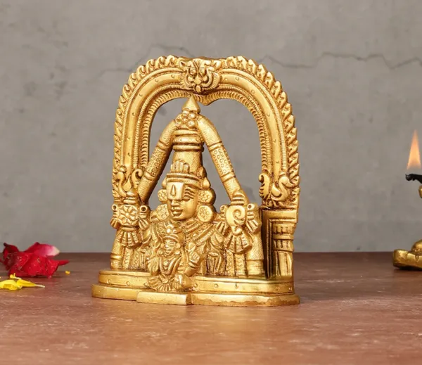 Golden_Handcrafted_Superfine_Brass_Shree_Tirupati_Balaji_Darbaar,_Shree_Venkateshwara_With_Maa_Padma_Idol_(10_X_4_X_10_Cm)