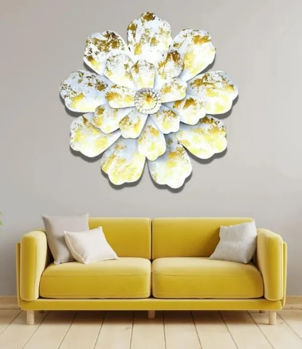 White_Blossom_Retro_Floral_Wall_Art_With_Golden_Sunlight_Reflecting_From_Petals_(63_X_63_X_3_Cm)