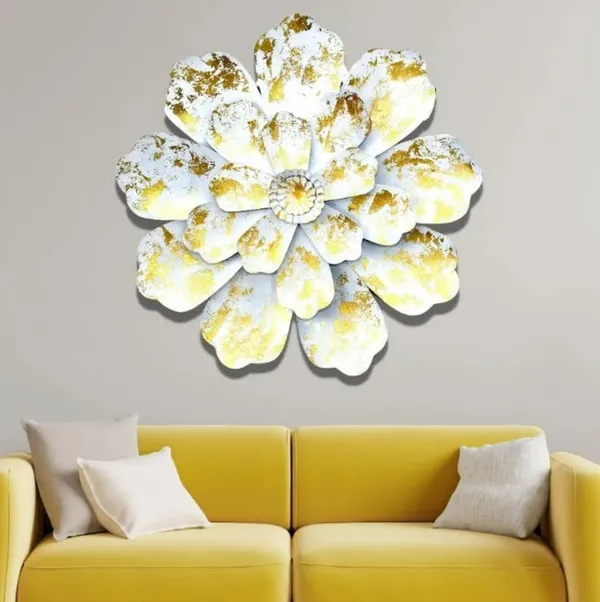 White_Blossom_Retro_Floral_Wall_Art_With_Golden_Sunlight_Reflecting_From_Petals_(63_X_63_X_3_Cm)