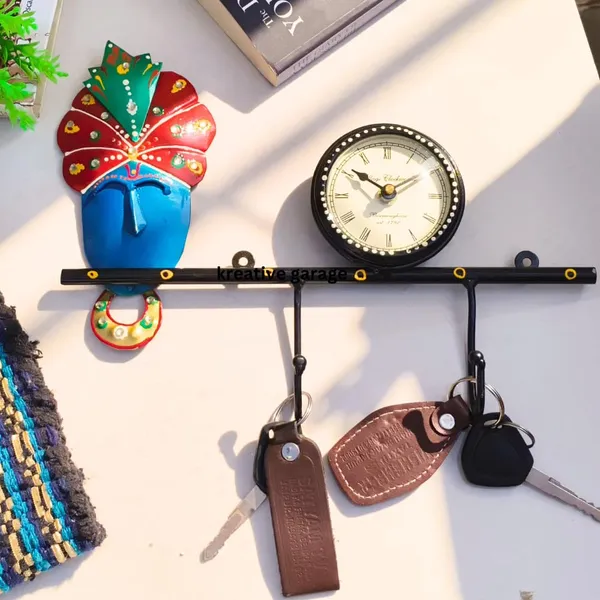 Multicolor_Lord_Shree_Krishna_Ji_Wall_Clock_Key_Holder_With_Handpainted_Face_And_A_Turban_(56_X_46_X_5_Cm)