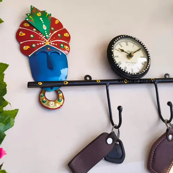 Multicolor_Lord_Shree_Krishna_Ji_Wall_Clock_Key_Holder_With_Handpainted_Face_And_A_Turban_(56_X_46_X_5_Cm)