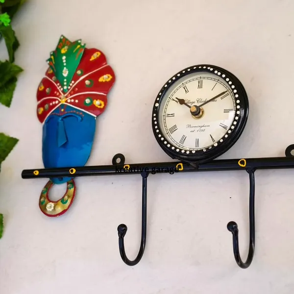 Multicolor_Lord_Shree_Krishna_Ji_Wall_Clock_Key_Holder_With_Handpainted_Face_And_A_Turban_(56_X_46_X_5_Cm)