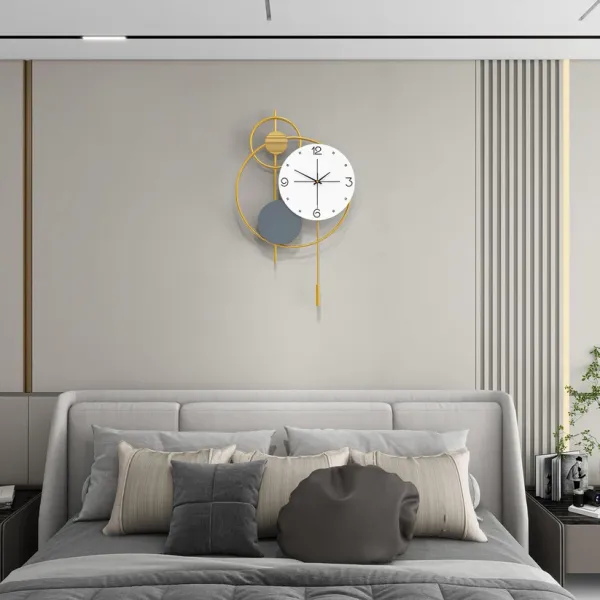 Abstract_Shaped_Analogue_Contemporary_Wall_Clock_Gold