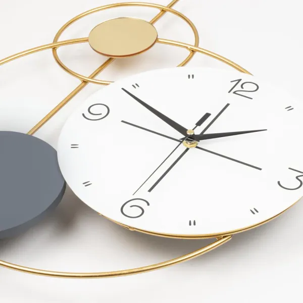 Abstract_Shaped_Analogue_Contemporary_Wall_Clock_Gold