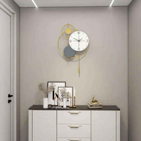 Abstract_Shaped_Analogue_Contemporary_Wall_Clock_Gold