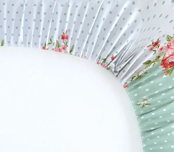 DHAANYA_ELASTIC_FITTED_DOUBLE_BED_SUPER_SOFT_GLACE_COTTON_SET_OF_3_(1_BEDSHEET,_2_PILLOW_COVERS)_OSCAR-_FRESH_GARDEN_PRINTS-_CORAL_FLOWERS