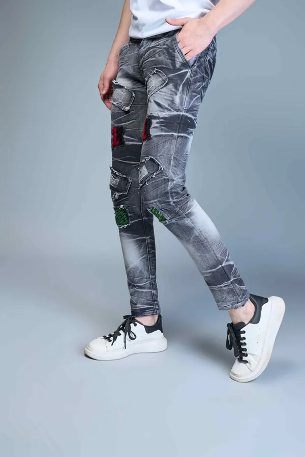 Black_Cotton_Blend_Slim_Fit_Jeans_For_Men_With_Diagonal_Pocket