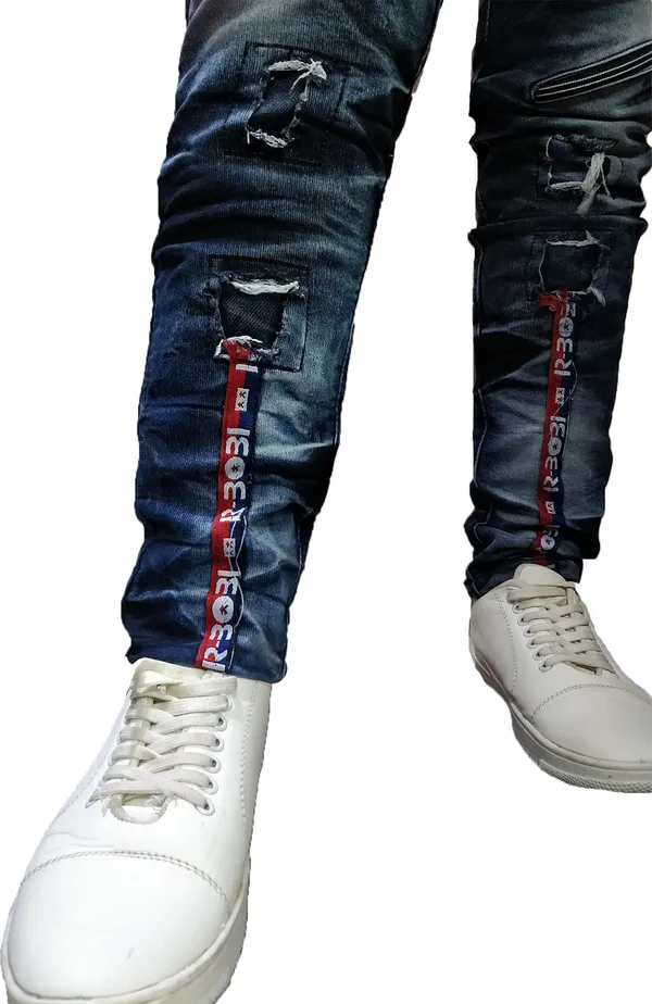 Dark_Blue_Cotton_Blend_Slim_Fit_Jeans_For_Men_With_Diagonal_Pocket