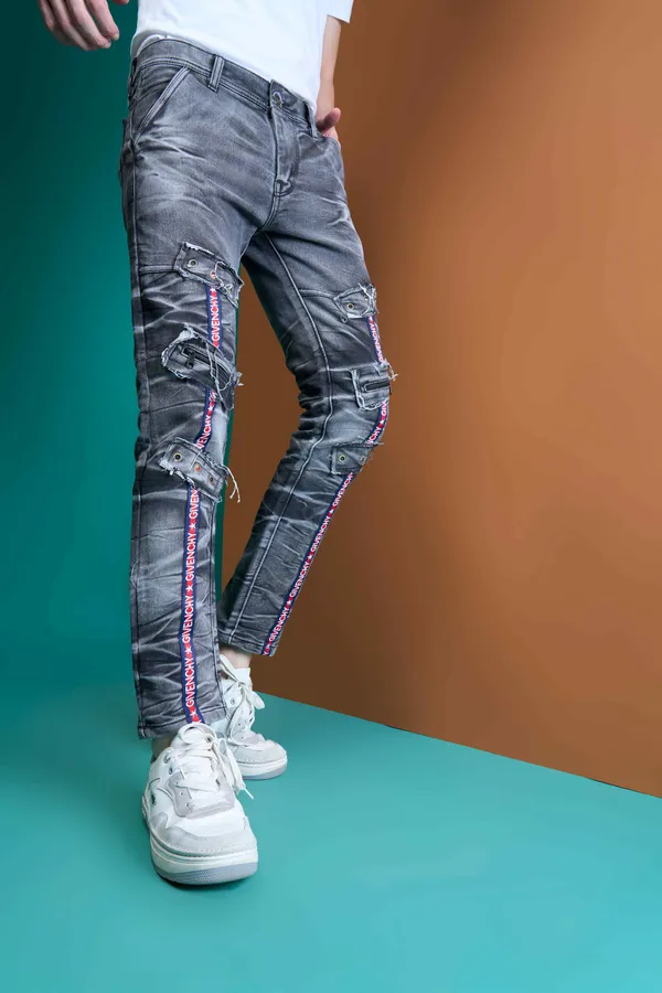 Black_Cotton_Blend_Slim_Fit_Jeans_For_Men_With_Diagonal_Pocket