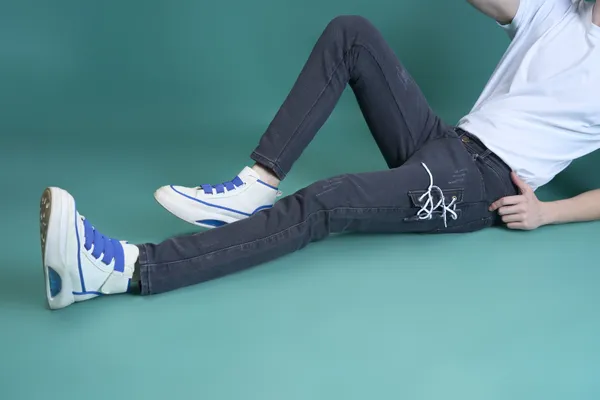 Black_Cotton_Blend_Slim_Fit_Jeans_For_Men_With_Diagonal_Pocket