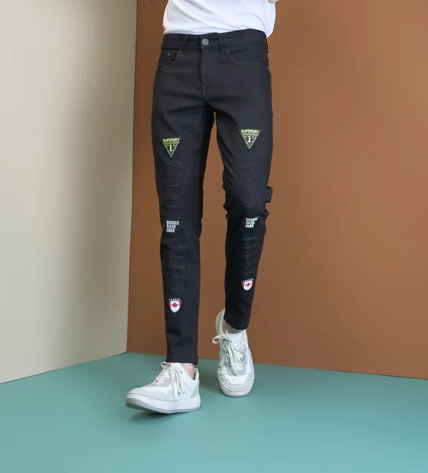 Black_Cotton_Blend_Slim_Fit_Jeans_For_Men_With_Diagonal_Pocket