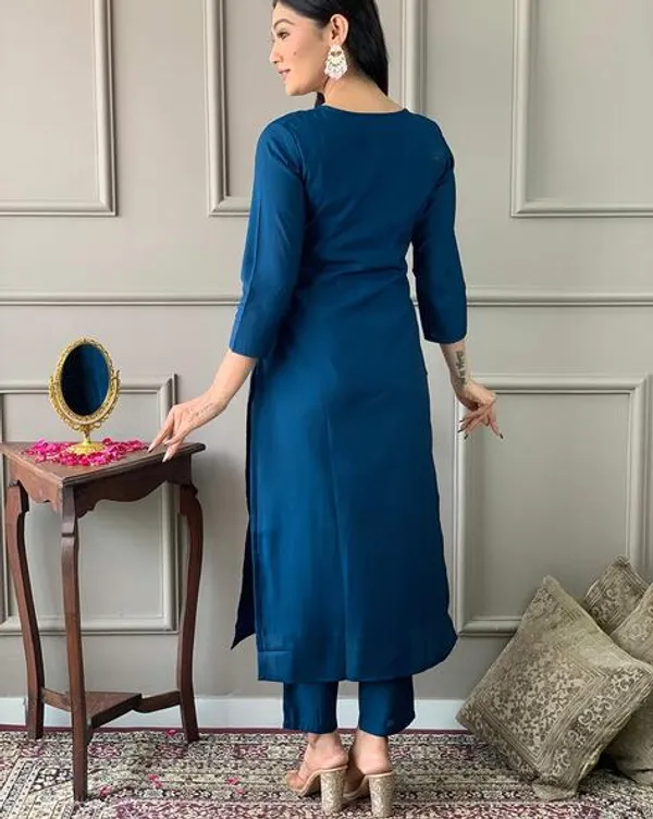 Blue_Chanderi_Embroidery_Kurta_Pant_Set_For_Women