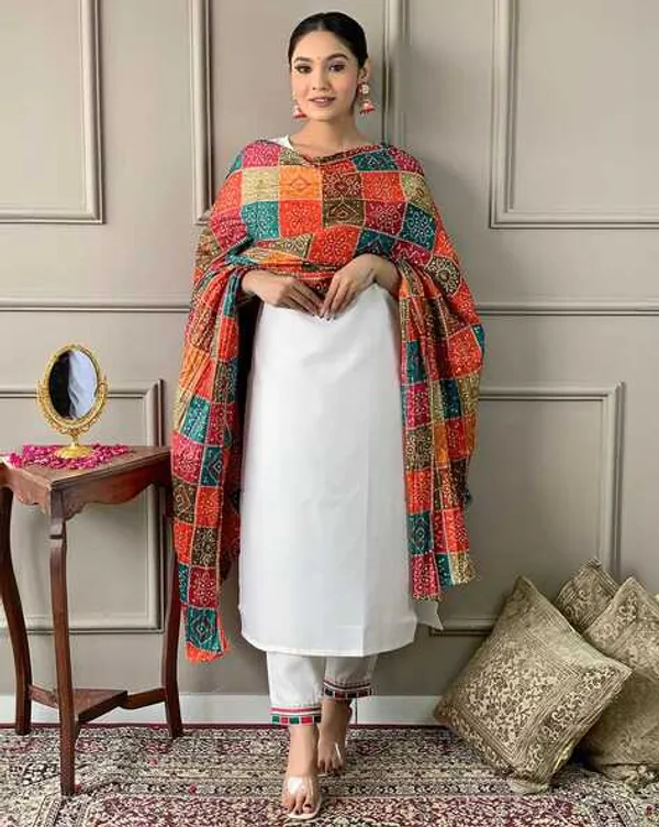 Off_White_Viscose_Fabric_Printed_Kurta_Pant_Set_For_Women