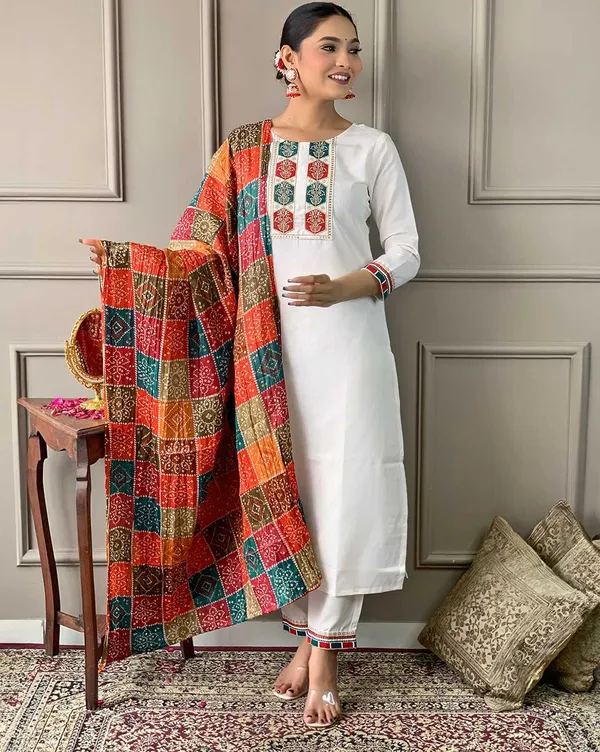 Off_White_Viscose_Fabric_Printed_Kurta_Pant_Set_For_Women