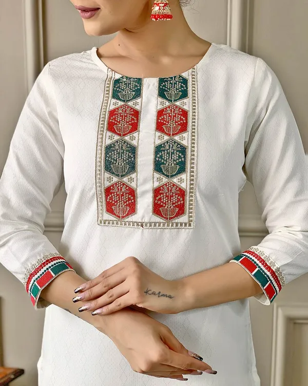 Off_White_Viscose_Fabric_Printed_Kurta_Pant_Set_For_Women
