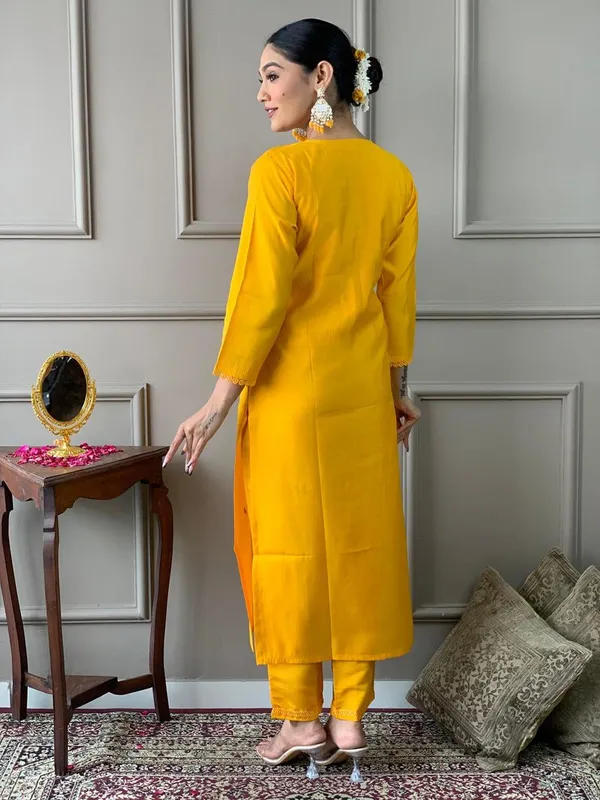 Yellow_Chanderi_Silk_Fabric_Embroidery_Kurta_Set_For_Women