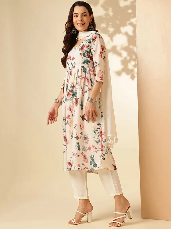 White_Cotton_Fabric_Flared_Kurta_Set_For_Women