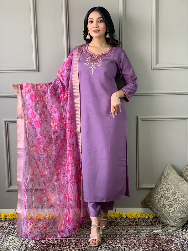 Purple_Viscose_Rayon_Embroidery_Kurta_Pant_Set_For_Women