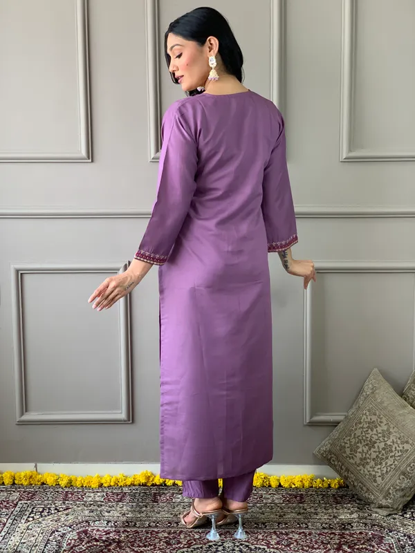 Purple_Viscose_Rayon_Embroidery_Kurta_Pant_Set_For_Women