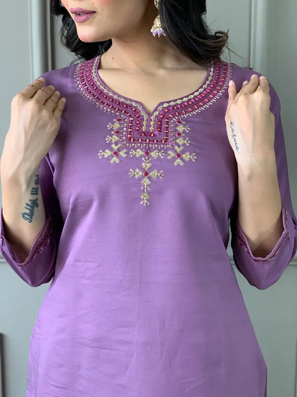 Purple_Viscose_Rayon_Embroidery_Kurta_Pant_Set_For_Women
